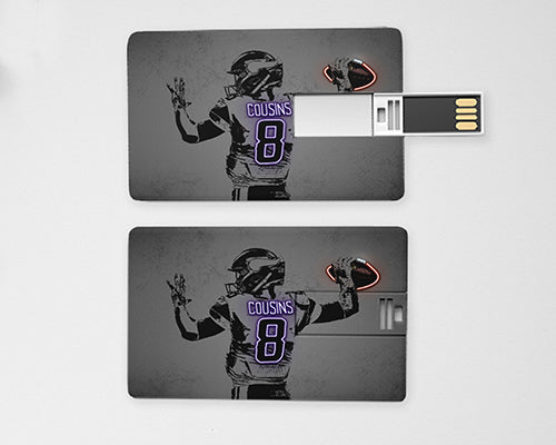 Memoria USB con efecto neón de Kirk Cousins