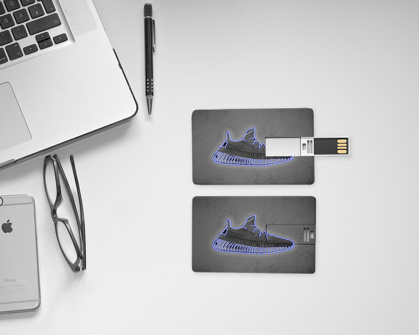 Memoria USB con efecto neón blanco de Yeezy Shoes