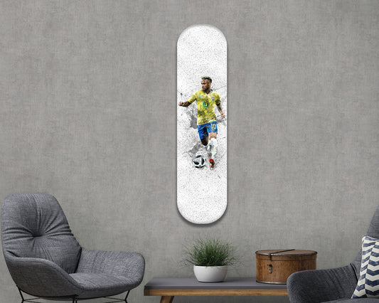 Arte mural acrílico con la imagen de Neymar en patineta brasileña