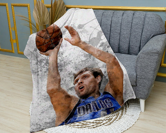 Dirk Nowitzki Dallas Mavericks Splash Effect Fleece Blanket