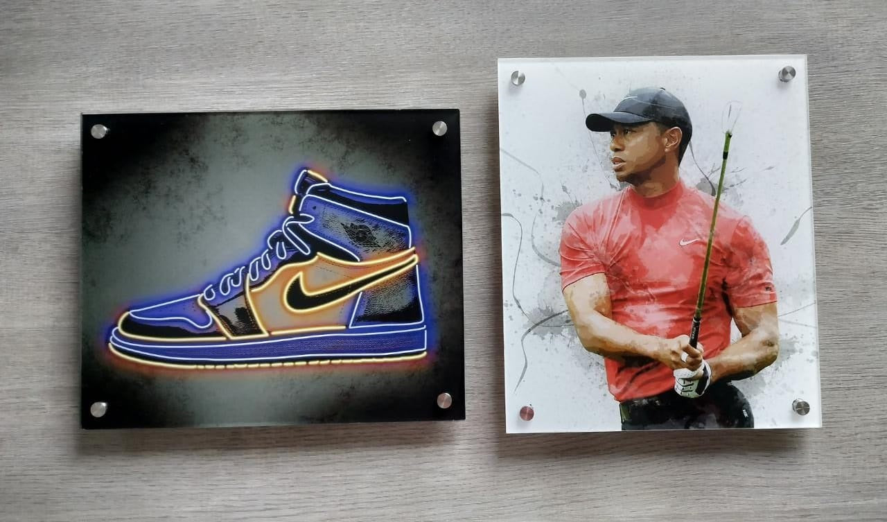 Load video: Splash and Neon Effect Acrylic