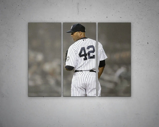 Mariano Rivera Black & White Canvas Art
