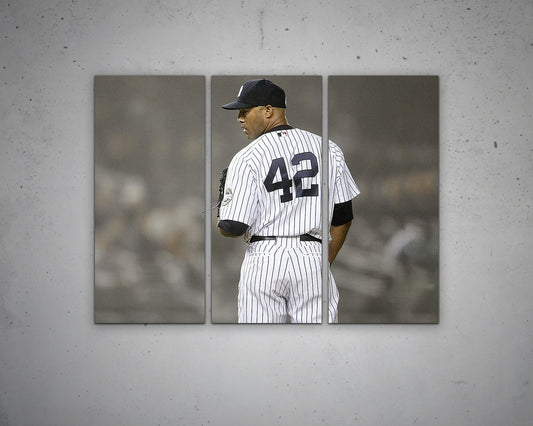 Mariano Rivera Black & White Canvas Art